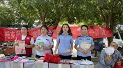 <b>严查能否存正在发卖“三品及过时变质食物等环</b>