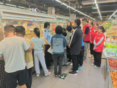 通过“大手拉小手”